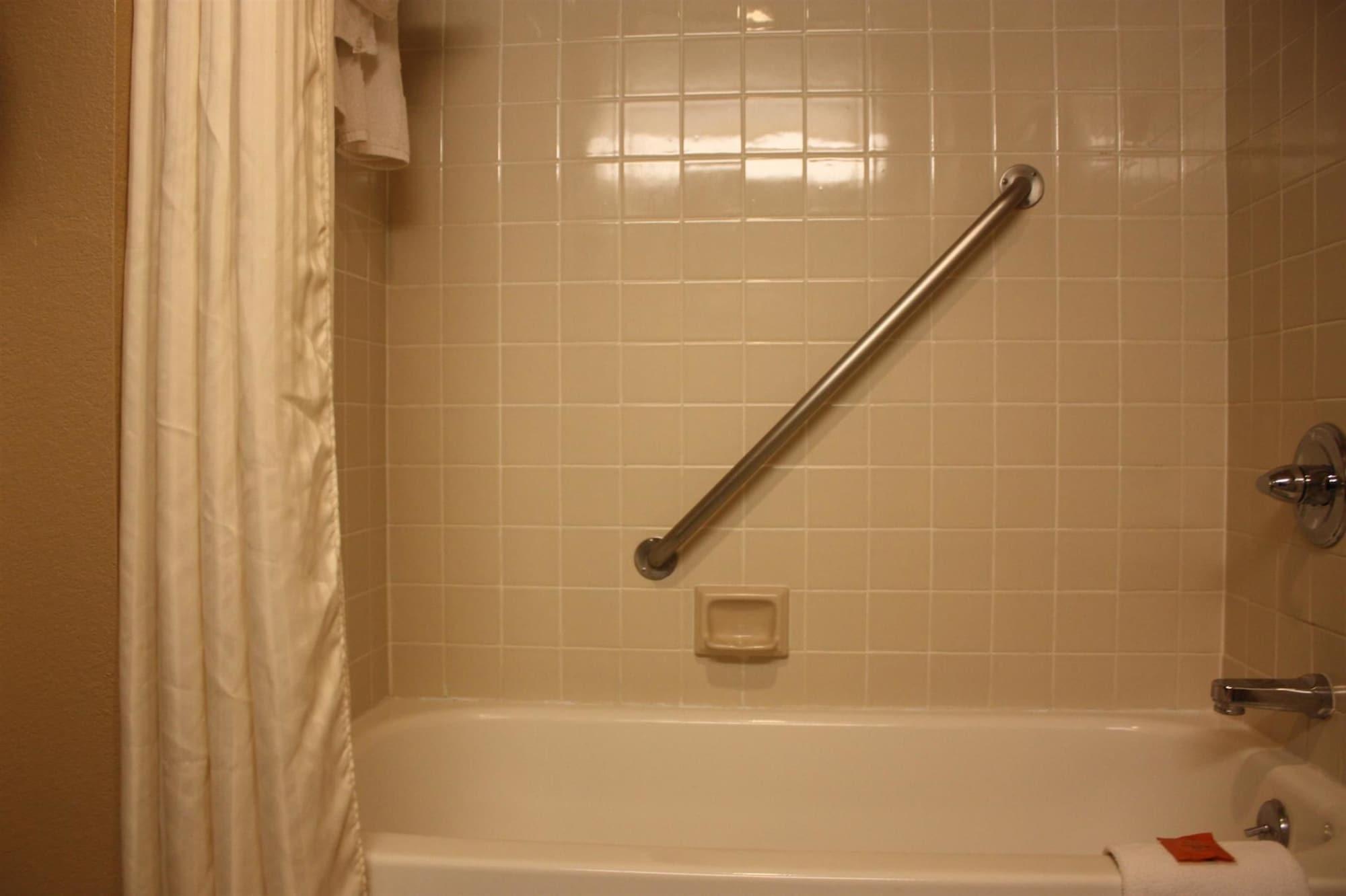 Ramada By Wyndham Viscount Suites Tucson East Room photo