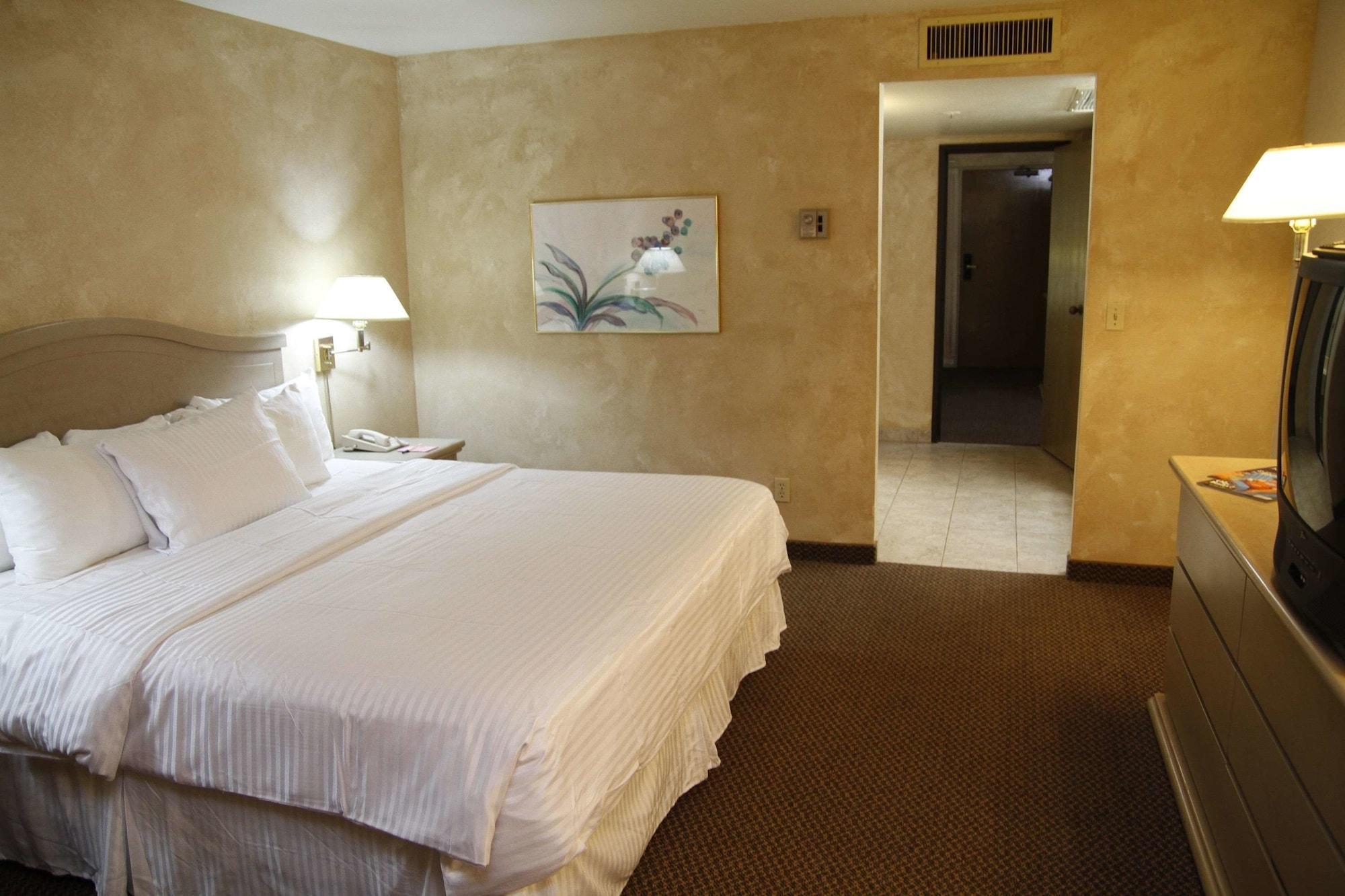 Ramada By Wyndham Viscount Suites Tucson East Exterior photo